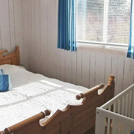 Cozy With Fireplace - By Traum