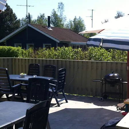 Cozy With Fireplace - By Traum Ferienhaus Bøtø By