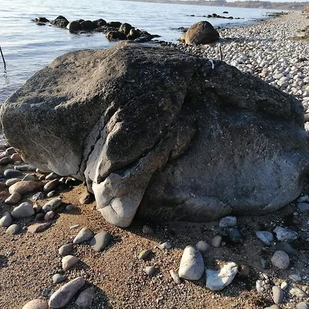 6 Person In Vaeggerlose * Bøtø By
