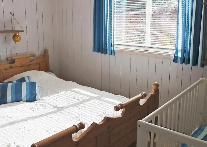 Cozy With Fireplace - By Traum *